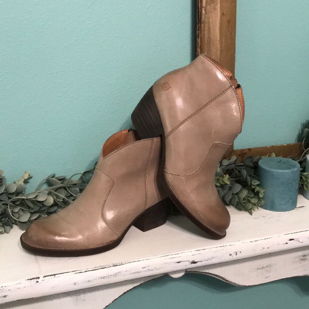 Born boots